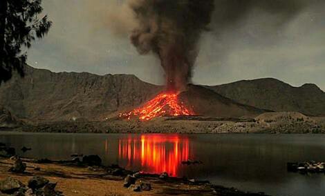 mount rinjani erupted